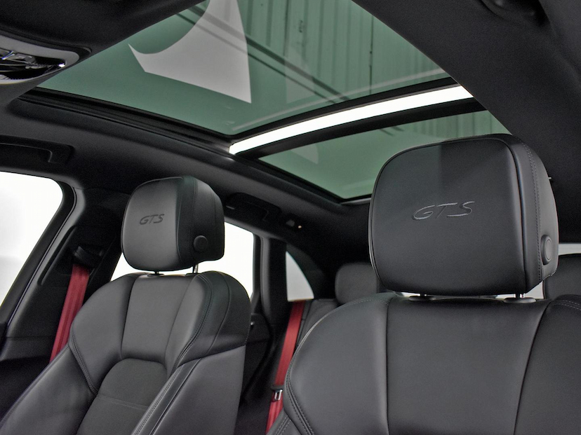 Foto do veículo PORSCHE MACAN MACAN GTS 2.9 BI-TURBO 2022 13.670 KM 585.000,00