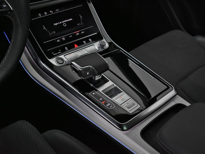 Foto do veículo AUDI Q8  PERF.BLACK 3.0 TFSI QUAT. S-TR/(HíB.) 2023 4.770 KM 550.000,00