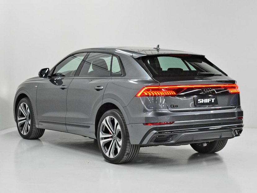 Foto do veículo AUDI Q8  PERF.BLACK 3.0 TFSI QUAT. S-TR/(HíB.) 2023 4.770 KM 550.000,00