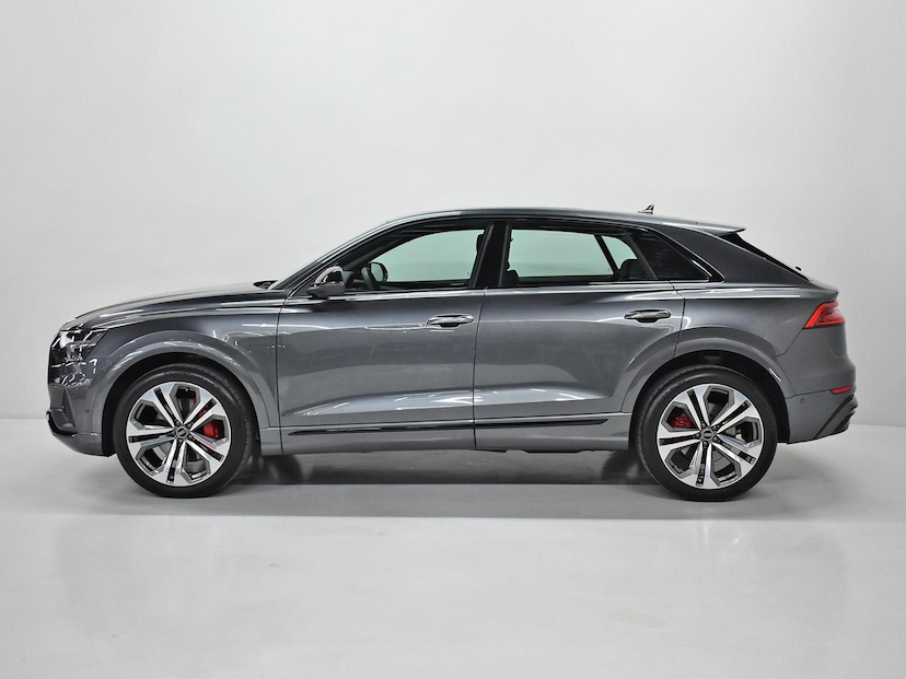 Foto do veículo AUDI Q8  PERF.BLACK 3.0 TFSI QUAT. S-TR/(HíB.) 2023 4.770 KM 550.000,00