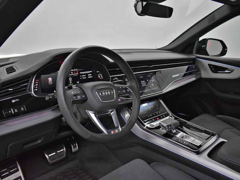 Foto do veículo AUDI Q8  PERF.BLACK 3.0 TFSI QUAT. S-TR/(HíB.) 2023 4.770 KM 550.000,00
