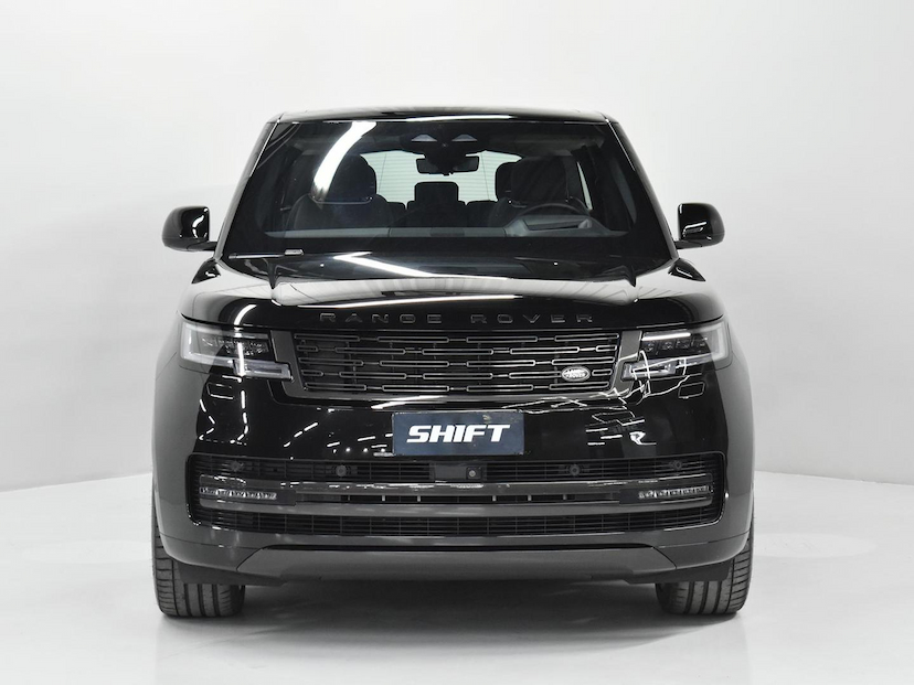 Foto do veículo LAND ROVER RANGE ROVER RANGE ROVER SE. 3.0 I6 TB DIE. (HíB.) 2023 34.100 KM 1.100.000,00