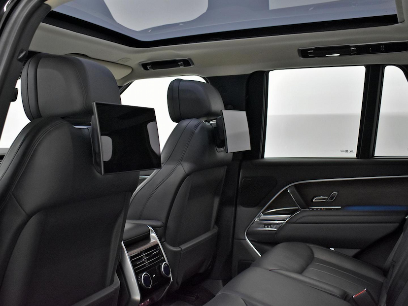 Foto do veículo LAND ROVER RANGE ROVER RANGE ROVER SE. 3.0 I6 TB DIE. (HíB.) 2023 34.100 KM 1.100.000,00