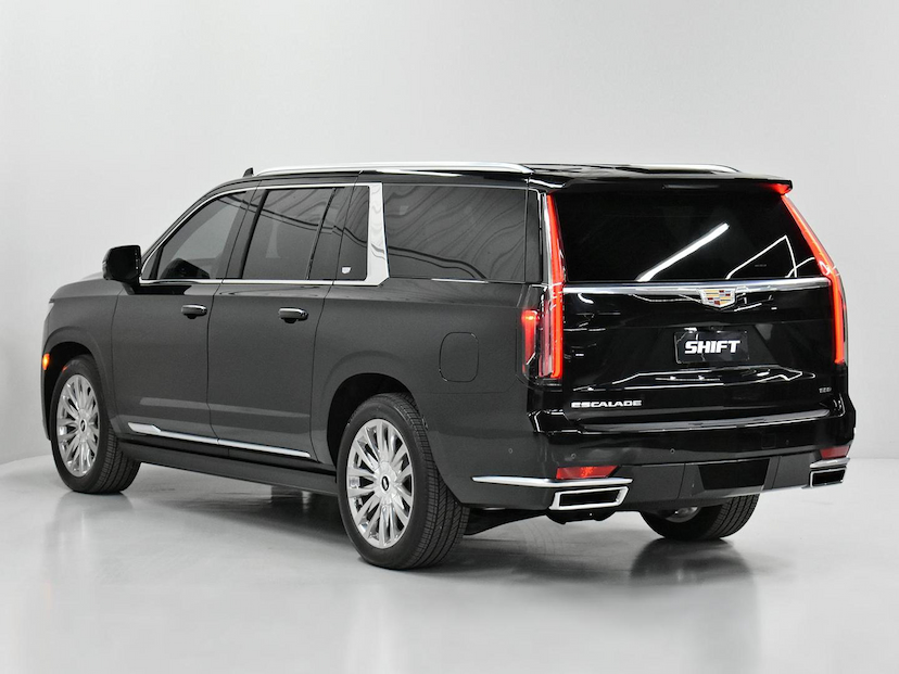 Foto do veículo CADILLAC ESCALADE  ESV 4WD SPORT PLATINUM 2024 765 KM 1.550.000,00