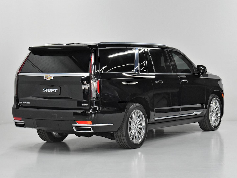 Foto do veículo CADILLAC ESCALADE  ESV 4WD SPORT PLATINUM 2024 765 KM 1.550.000,00