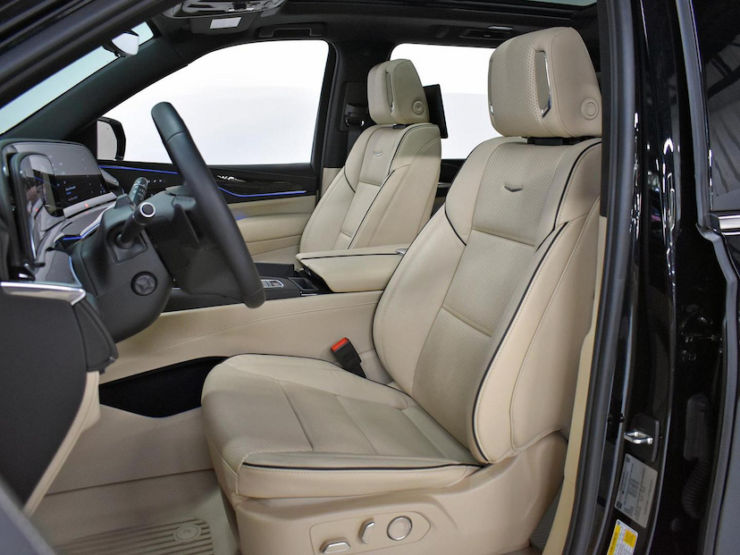 Foto do veículo CADILLAC ESCALADE  ESV 4WD SPORT PLATINUM 2024 765 KM 1.550.000,00