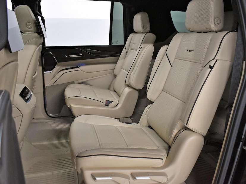 Foto do veículo CADILLAC ESCALADE  ESV 4WD SPORT PLATINUM 2024 765 KM 1.550.000,00