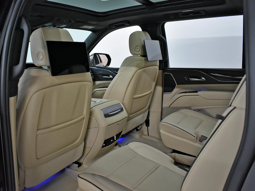 Foto do veículo CADILLAC ESCALADE  ESV 4WD SPORT PLATINUM 2024 765 KM 1.550.000,00