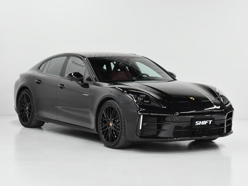 Foto do veículo PORSCHE PANAMERA  4 E-HYBRID 2025 4.715 KM 975.000,00