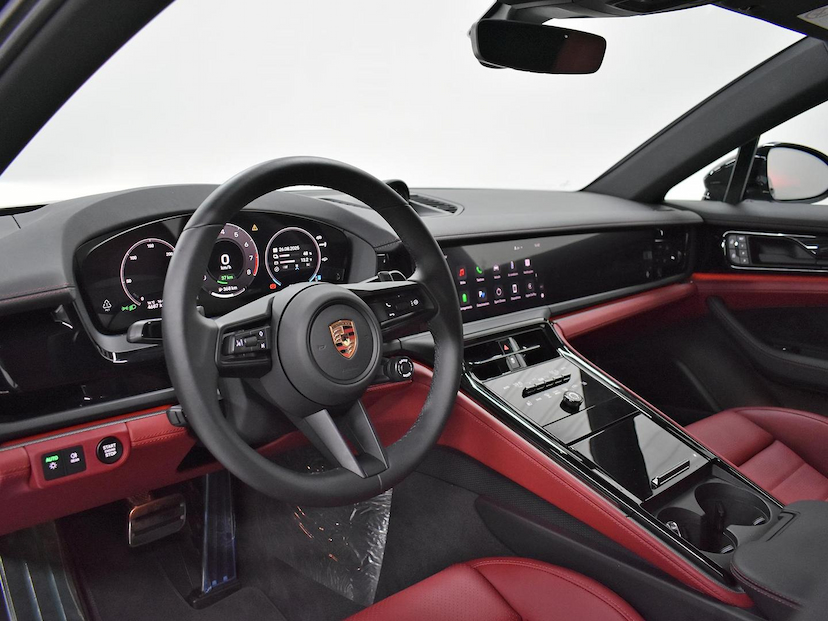 Foto do veículo PORSCHE PANAMERA  4 E-HYBRID 2025 4.715 KM 975.000,00