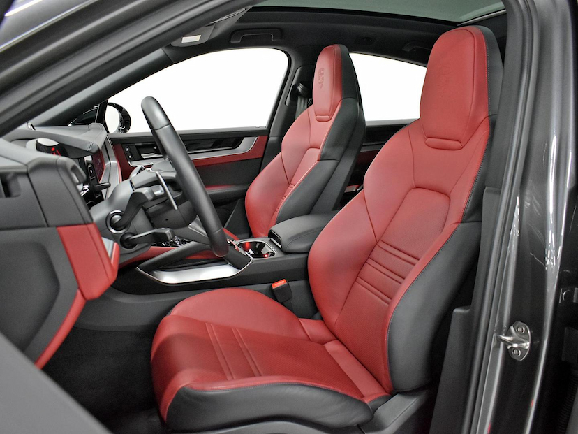 Foto do veículo PORSCHE CAYENNE  S COUPE 4.0 V8 474CV 2024 16.810 KM 890.000,00