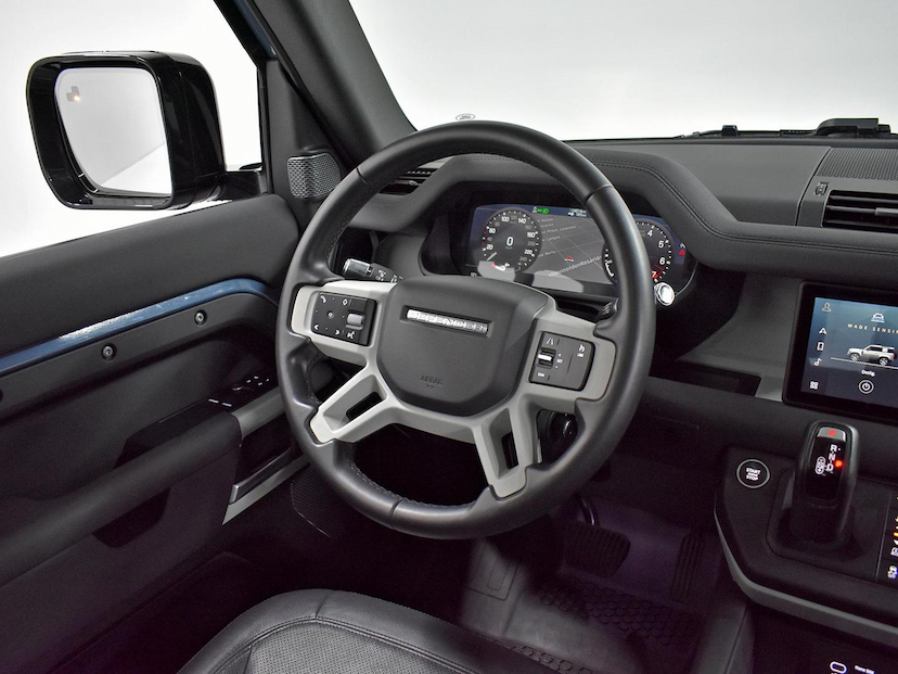 Foto do veículo LAND ROVER DEFENDER  90 2.0 TURBO SE SI4 AUT. 2022 14.790 KM 470.000,00