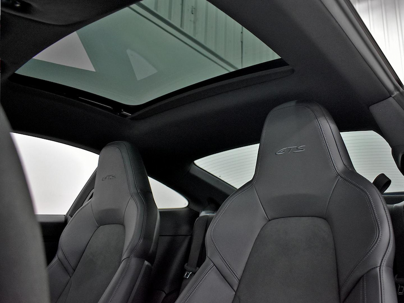 Foto do veículo PORSCHE 911  CARRERA 4 GTS COUPE 3.0 24V (992) 2024 3.530 KM 1.090.000,00