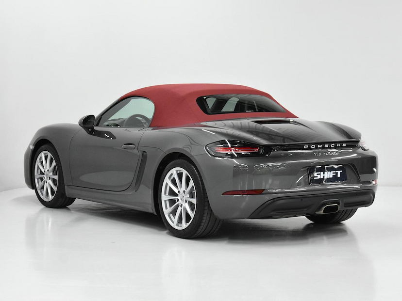 Foto do veículo PORSCHE 718  BOXSTER 2.0 300CV 2024 5.855 KM 570.000,00