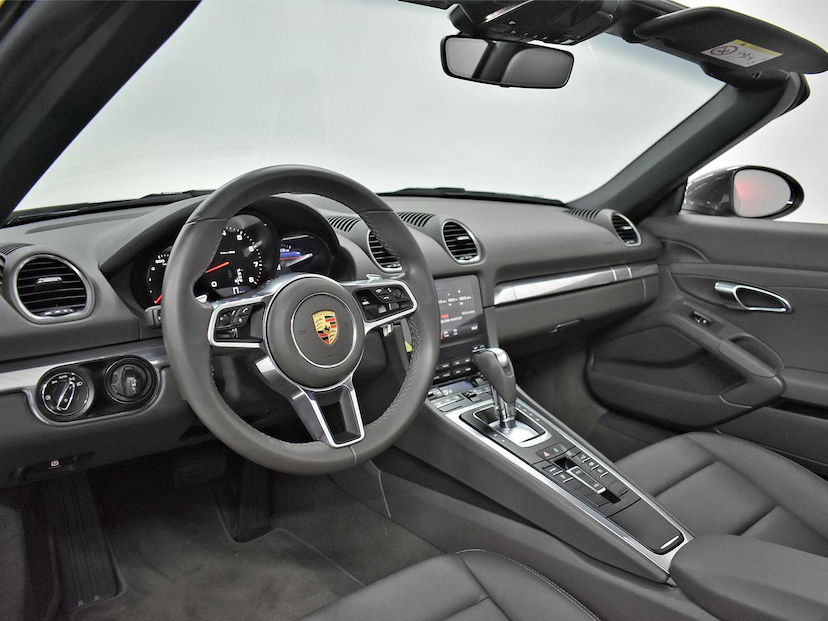 Foto do veículo PORSCHE 718  BOXSTER 2.0 300CV 2024 5.855 KM 570.000,00