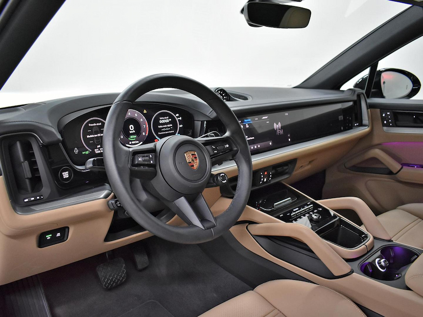 Foto do veículo PORSCHE CAYENNE  COUPE 3.0 V6 (HÍBRIDO) 2025 1.265 KM 950.000,00