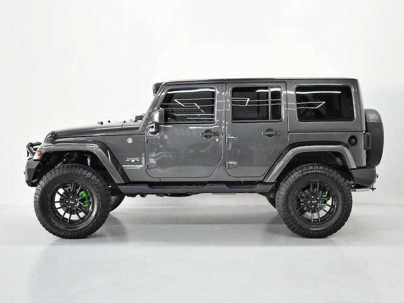Foto do veículo JEEP WRANGLER  UNLIMITED SAHARA 3.6 V6 4P 2018 26.020 KM 310.000,00