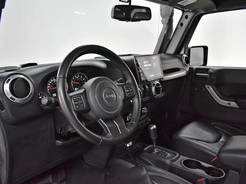 Foto do veículo JEEP WRANGLER  UNLIMITED SAHARA 3.6 V6 4P 2018 26.020 KM 310.000,00