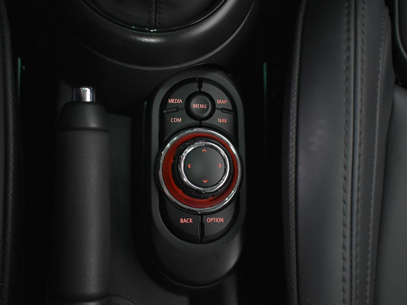Foto do veículo MINI COOPER  S MAYFIELD EDITION 2.0 TB. 3P AUT 2024 16.100 KM 215.000,00