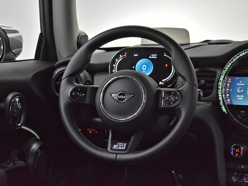Foto do veículo MINI COOPER  S MAYFIELD EDITION 2.0 TB. 3P AUT 2024 16.100 KM 215.000,00