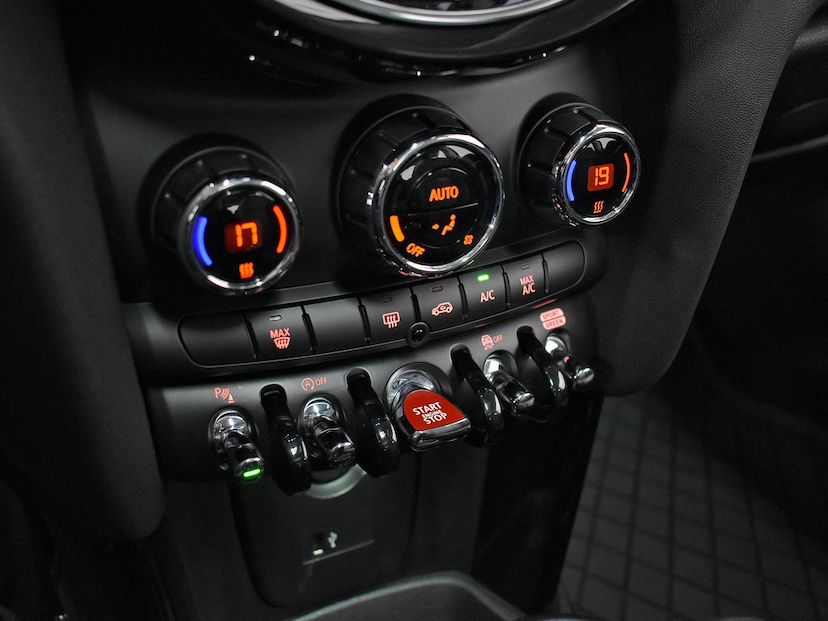 Foto do veículo MINI COOPER  S MAYFIELD EDITION 2.0 TB. 3P AUT 2024 16.100 KM 215.000,00