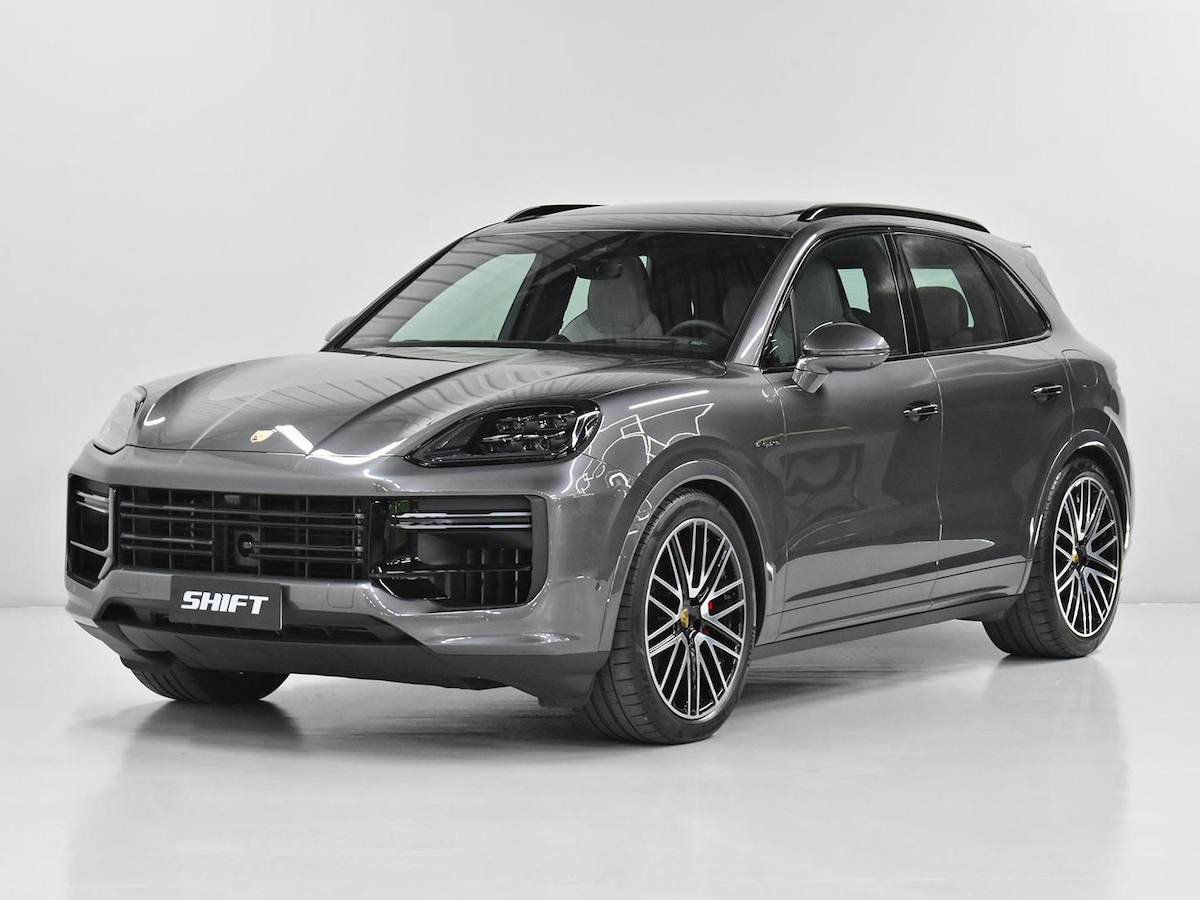 Foto do veículo PORSCHE CAYENNE  TURBO 4.0 V8 599CV (HIBRIDO) 2024/2024 12.625 KM R$ 1.190.000,00