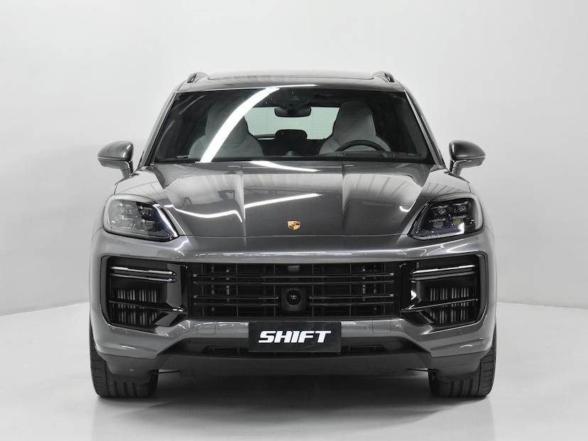 Foto do veículo PORSCHE CAYENNE  TURBO 4.0 V8 599CV (HÍBRIDO) 2024 12.810 KM 1.090.000,00