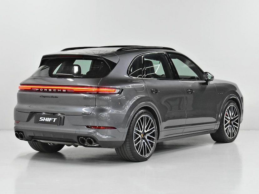 Foto do veículo PORSCHE CAYENNE  TURBO 4.0 V8 599CV (HÍBRIDO) 2024 12.810 KM 1.090.000,00