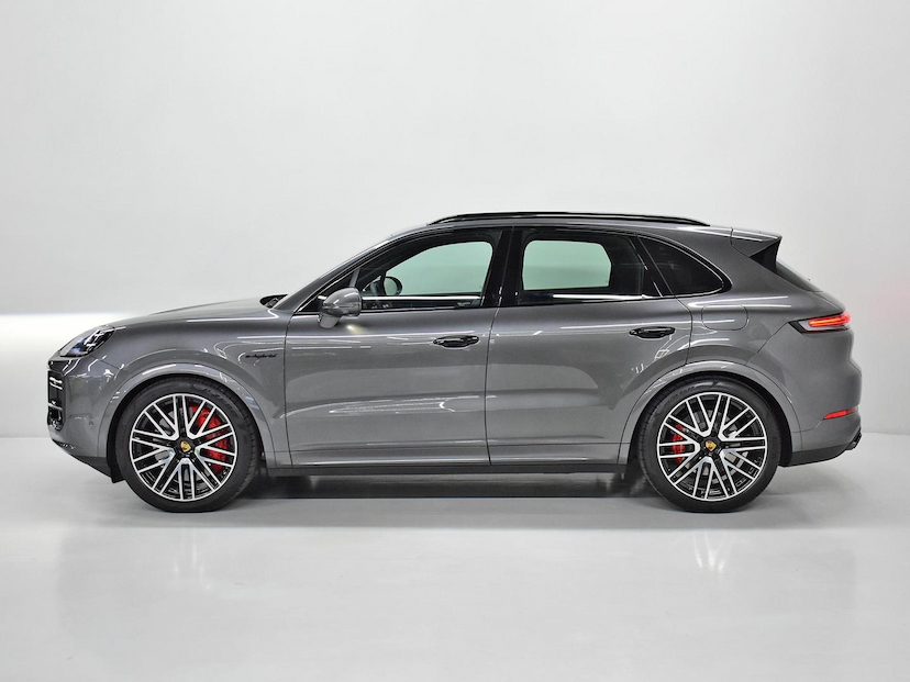 Foto do veículo PORSCHE CAYENNE  TURBO 4.0 V8 599CV (HÍBRIDO) 2024 12.810 KM 1.090.000,00