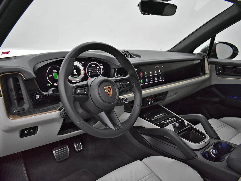 Foto do veículo PORSCHE CAYENNE  TURBO 4.0 V8 599CV (HÍBRIDO) 2024 12.810 KM 1.090.000,00