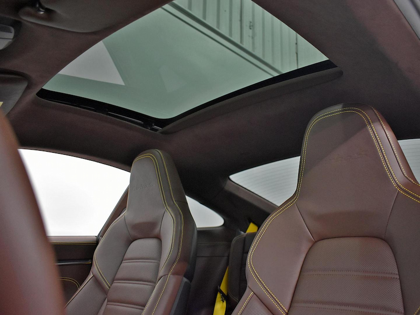 Foto do veículo PORSCHE 911  TURBO S COUPE 3.6/3.8 24V (991/992) 2023 3.540 KM 1.690.000,00