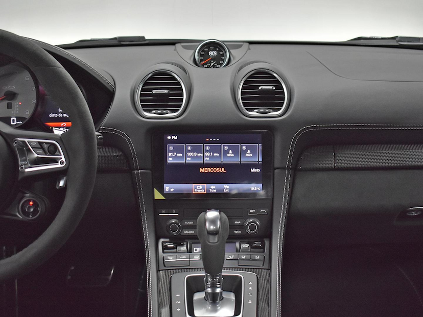 Foto do veículo PORSCHE CAYMAN  GTS 4.0 2025 1.230 KM 720.000,00