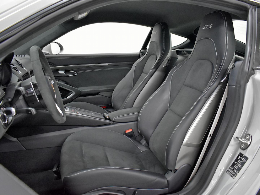 Foto do veículo PORSCHE CAYMAN  GTS 4.0 2025 1.230 KM 720.000,00