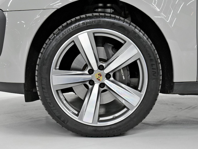 Foto do veículo PORSCHE MACAN  2.0 TURBO 2023 9.705 KM 495.000,00