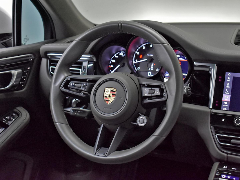 Foto do veículo PORSCHE MACAN  2.0 TURBO 2023 9.705 KM 495.000,00