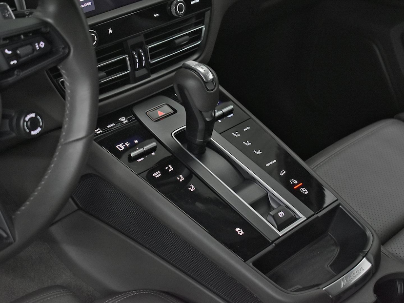Foto do veículo PORSCHE MACAN  2.0 TURBO 2023 9.705 KM 495.000,00