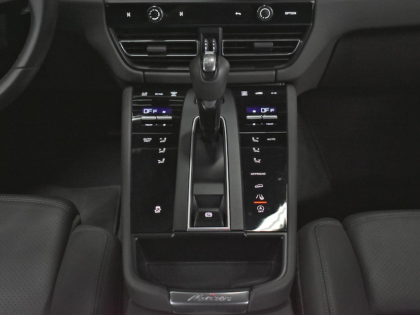 Foto do veículo PORSCHE MACAN  2.0 TURBO 2023 9.705 KM 495.000,00