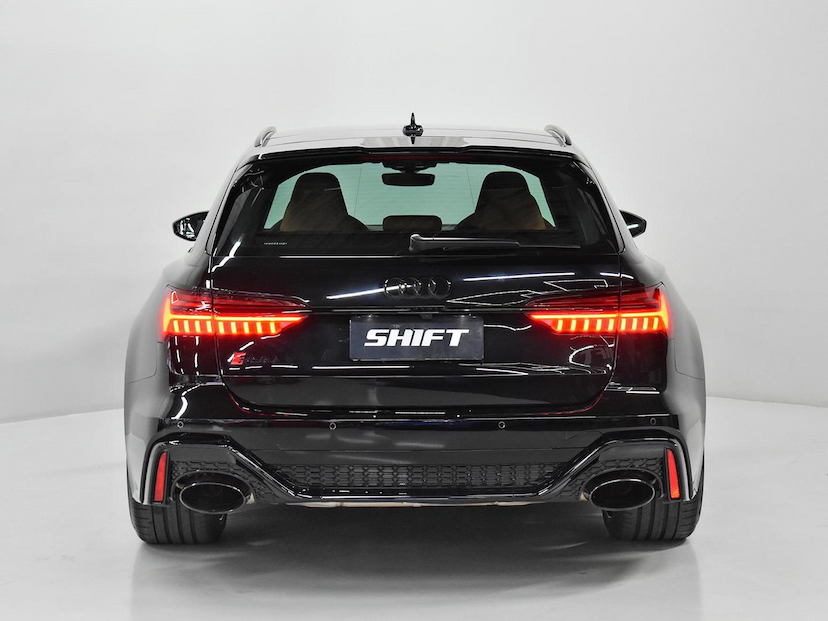 Foto do veículo AUDI RS6  4.0 AVANT TFSI BI-TB QUAT.TIP.(HIB.) 2023 16.905 KM 970.000,00
