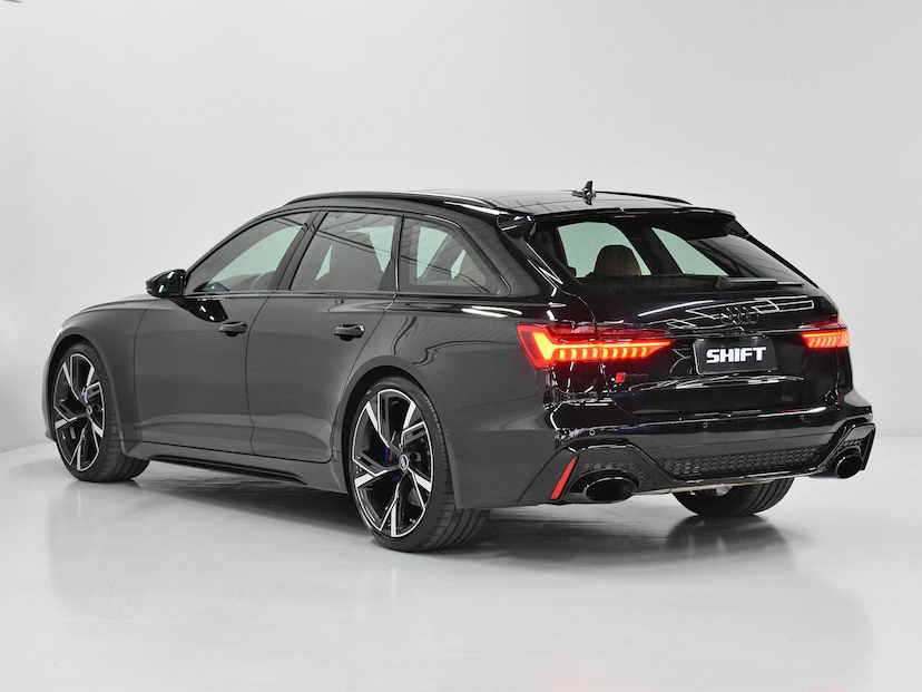 Foto do veículo AUDI RS6  4.0 AVANT TFSI BI-TB QUAT.TIP.(HIB.) 2023 16.905 KM 970.000,00