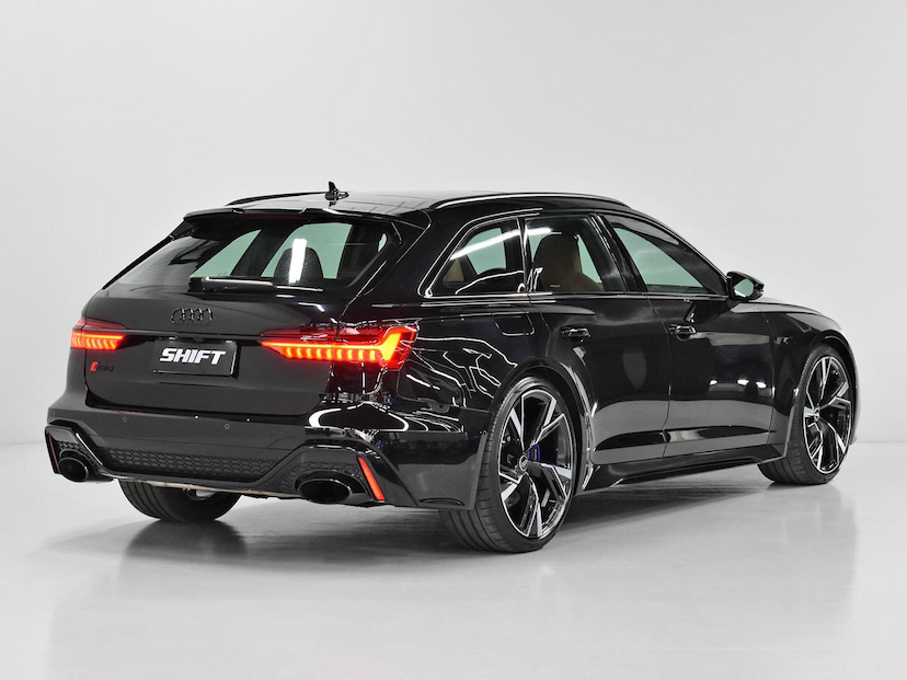 Foto do veículo AUDI RS6  4.0 AVANT TFSI BI-TB QUAT.TIP.(HIB.) 2023 16.905 KM 970.000,00