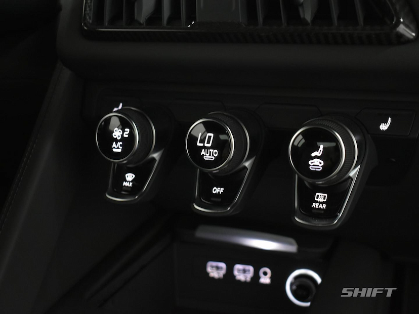 Foto do veículo AUDI R8  COUPÉ V10 5.2 FSI PERFORMANCE 2021 9.890 KM 1.570.000,00