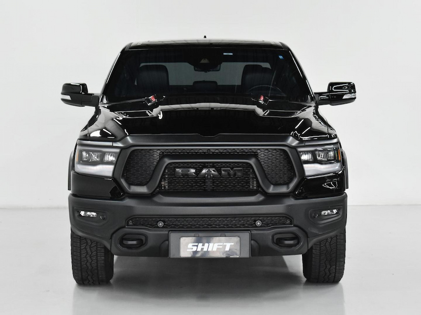 Foto do veículo RAM 1500  REBEL 5.7 HEMI CD V8 4X4 AUT. 2022 37.880 KM 420.000,00