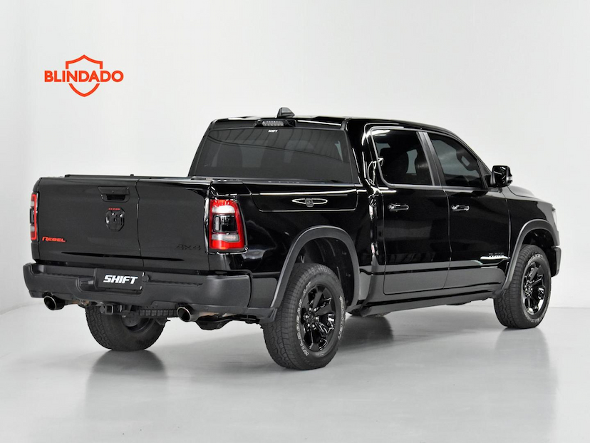 Foto do veículo RAM 1500  REBEL 5.7 HEMI CD V8 4X4 AUT. 2022 37.880 KM 420.000,00