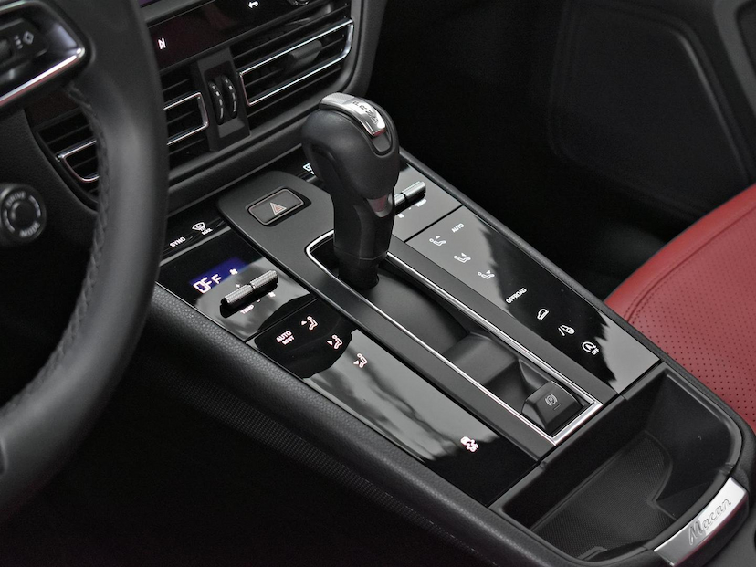 Foto do veículo PORSCHE MACAN  2.0 TURBO 2022 16.025 KM 430.000,00