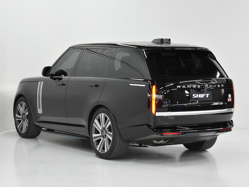 Foto do veículo LAND ROVER RANGE ROVER SV RANGE ROVER SV. 3.0 I6 TB DIE. (HíB.) 2024 3.680 KM 1.500.000,00