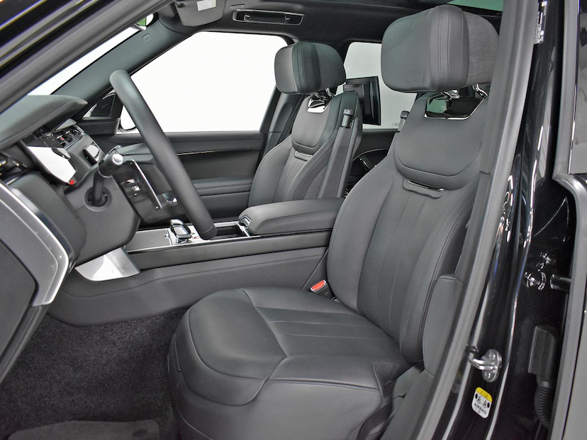 Foto do veículo LAND ROVER RANGE ROVER SV RANGE ROVER SV. 3.0 I6 TB DIE. (HíB.) 2024 3.680 KM 1.500.000,00