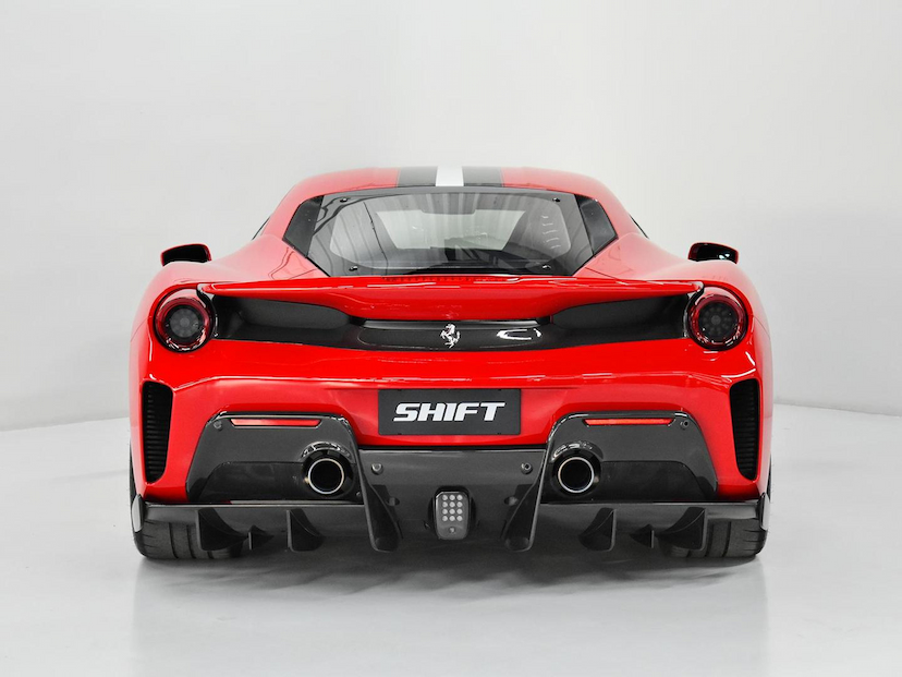 Foto do veículo FERRARI 488 GTB  PISTA 3.9 V8 720CV 2019 3.165 KM 5.600.000,00