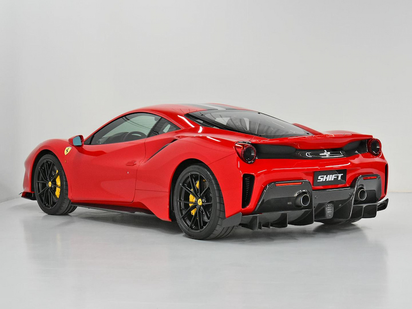 Foto do veículo FERRARI 488 GTB  PISTA 3.9 V8 720CV 2019 3.165 KM 5.600.000,00