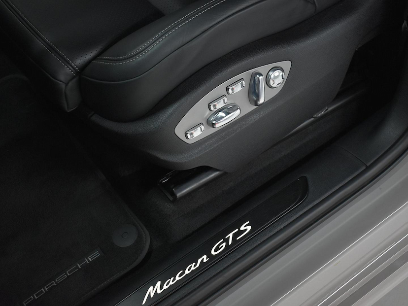 Foto do veículo PORSCHE MACAN MACAN GTS 2.9 BI-TURBO 2024 13.350 KM 650.000,00