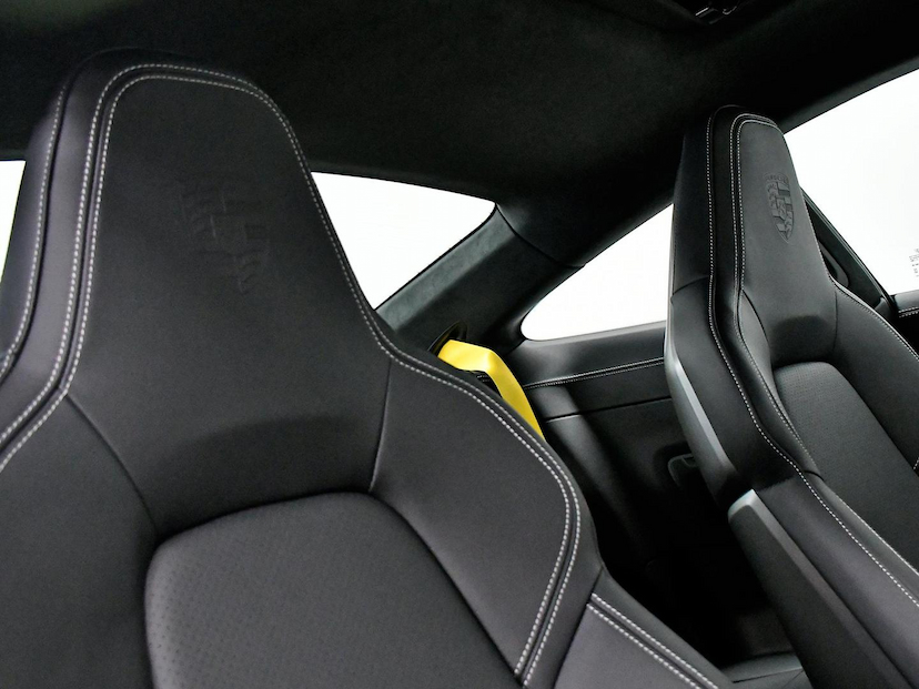 Foto do veículo PORSCHE 911  CARRERA GTS COUPE 3.6 992 2026 60 KM 1.430.000,00